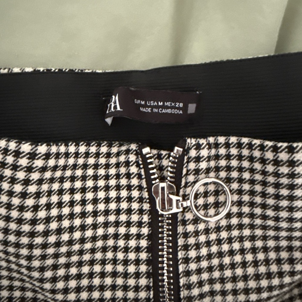 Zara Black and White Houndstooth pants